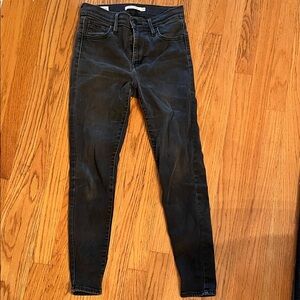 Classic Levi 720 Black Skinny Jeans size 26